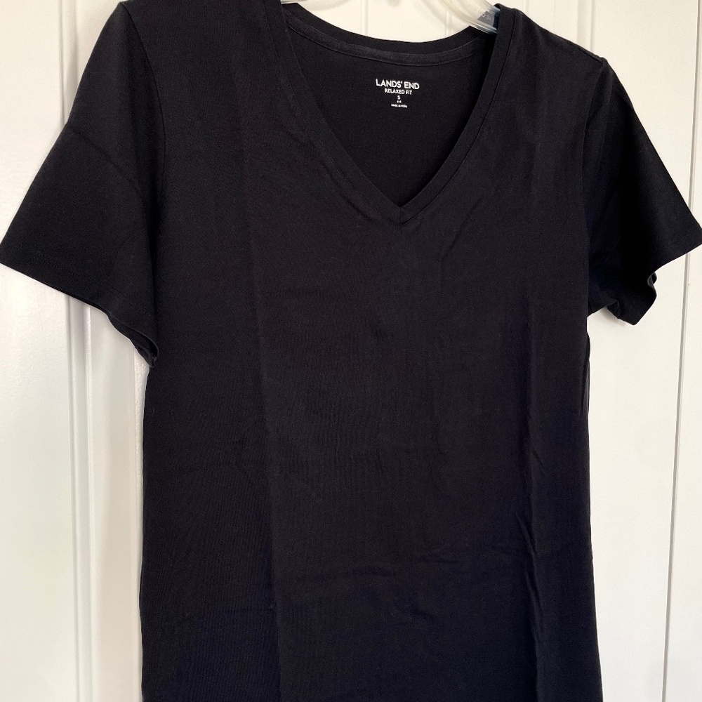 Lands' End Women's Size Small (6-8) Black Short Sleeve V-Neck Tee Shirt